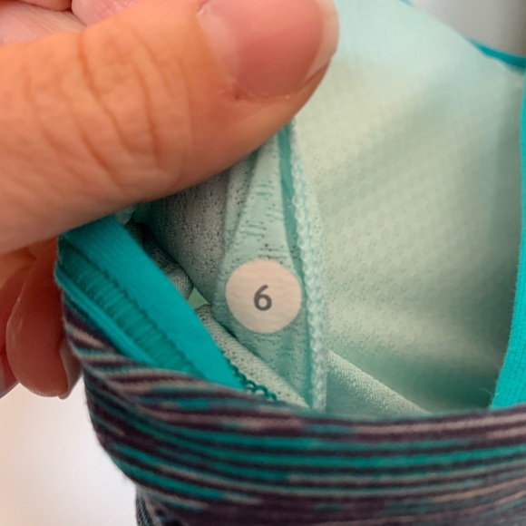 Lululemon No Limits Tank built in shelf bra - Picture 8 of 9